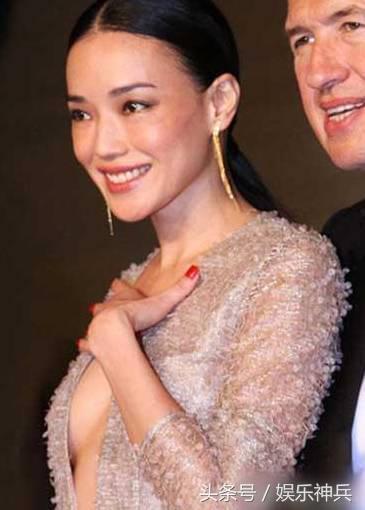 明星爆乳造型经典案例_女明星凸点照片曝光_性感女星没穿内衣