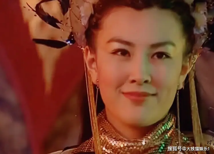 脸部比例异于常人的女明星_长脸女明星_长方形脸女明星